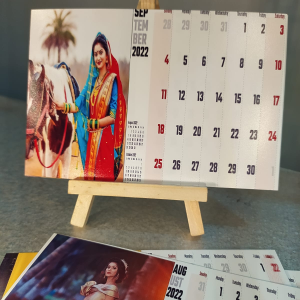 Photo calender with easel